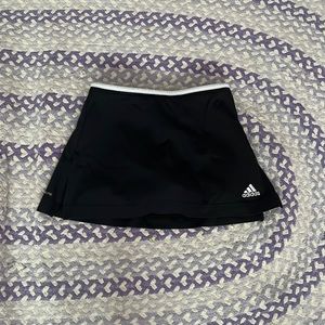 Adidas girls small black tennis skirt:)